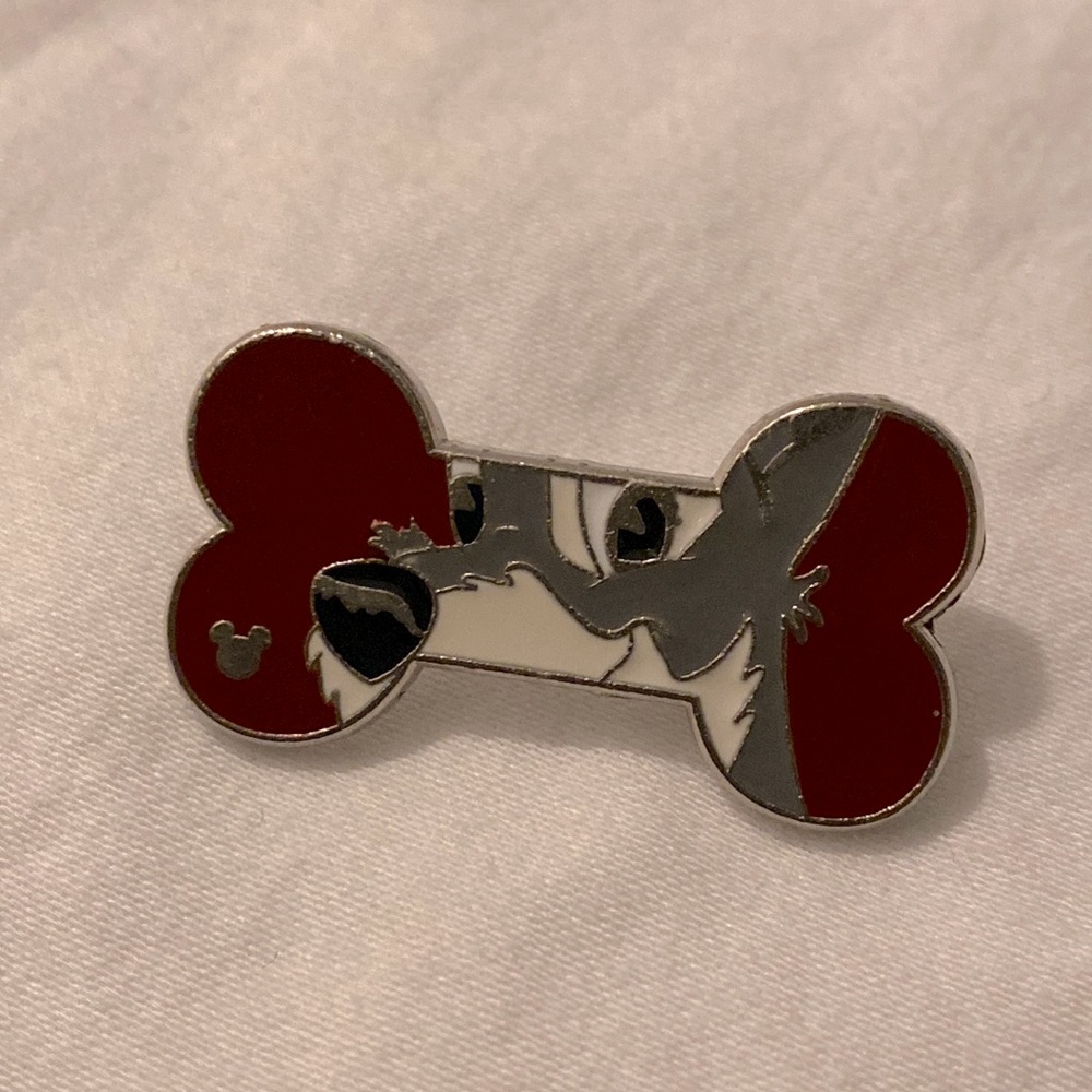 Disney Pin Lady And The Tramp Lady Dog Bone Hidden Mickey Grey Mutt